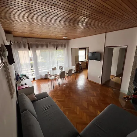 Apartma Magnolija アパート *